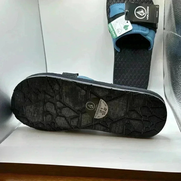 VOLCOM  SANDALS BLACK AND TEAL NWOT or box MSRP 50.00 - Picture 11 of 12